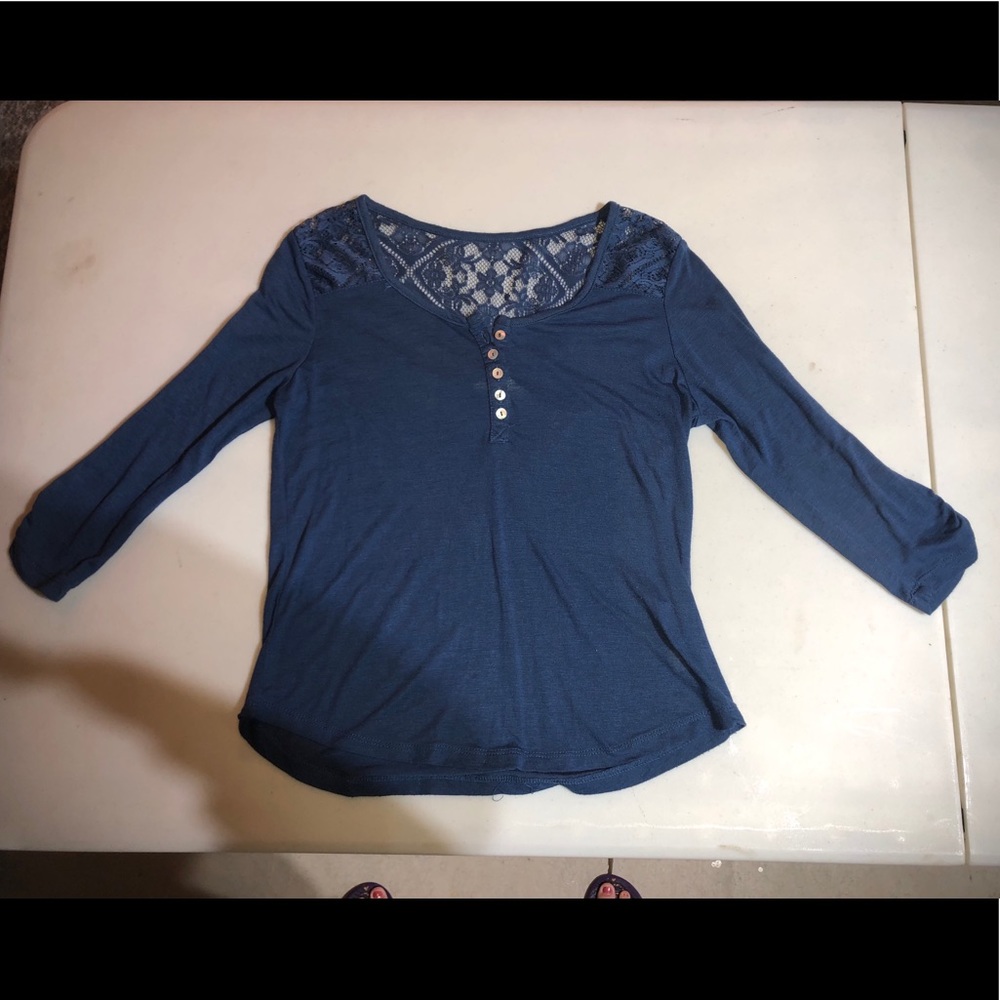 Super Cute Navy Blue 3/4 Sleeve laced-back Top